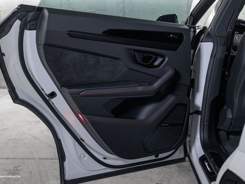 Used 2024 Lamborghini Urus S image 36
