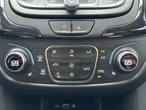 Used 2024 Chevrolet Equinox RS image 28