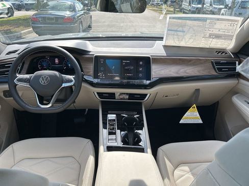 New 2026 Volkswagen Atlas SE FWD image 10