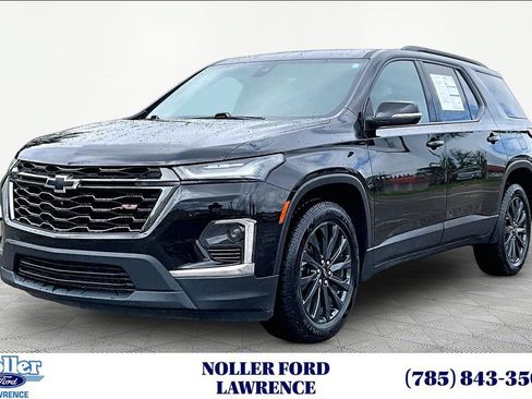 Used 2022 Chevrolet Traverse RS FWD image 1
