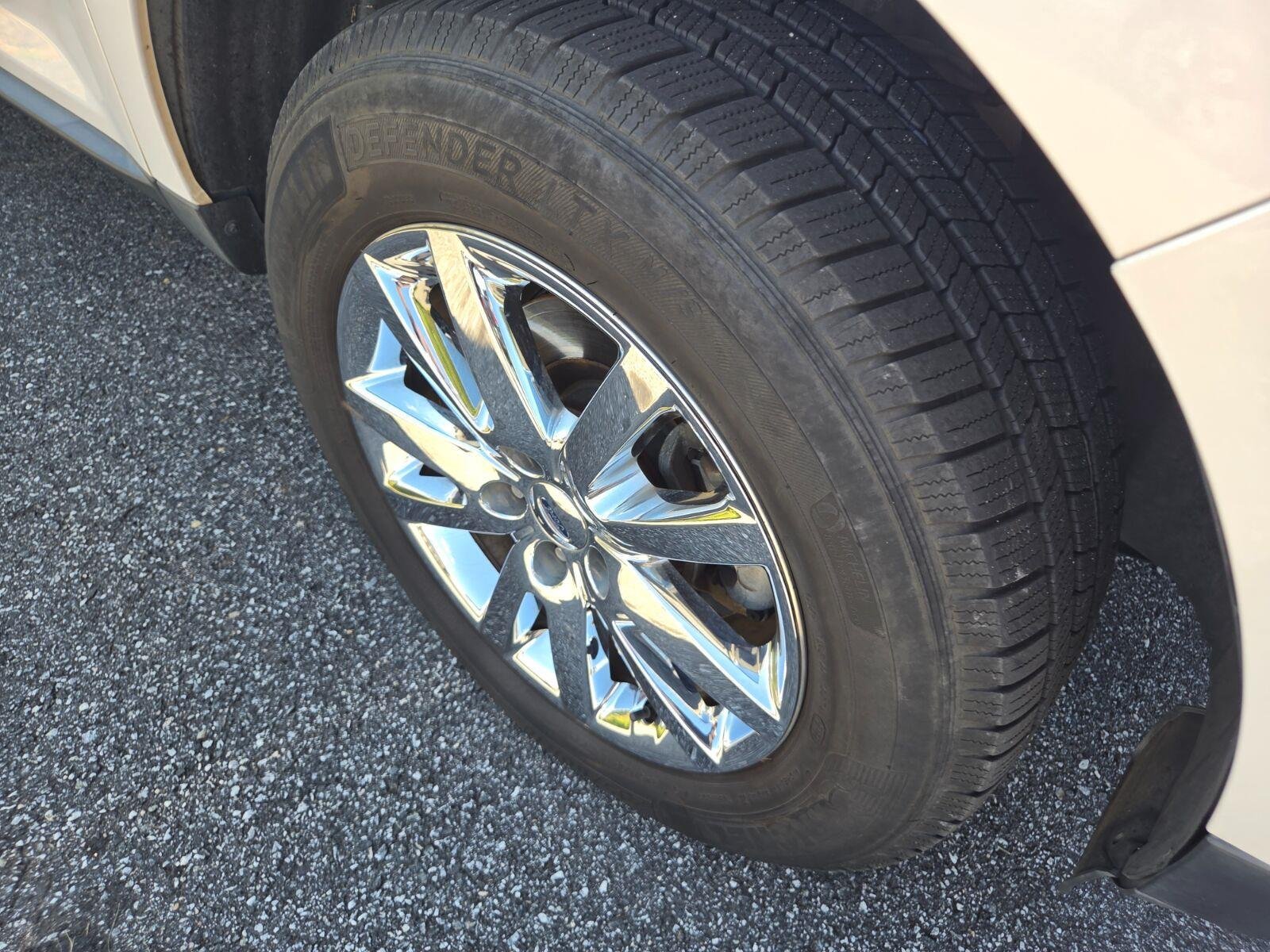 Used 2014 Ford Edge Limited w/ Equipment Group 302A FWD image 4
