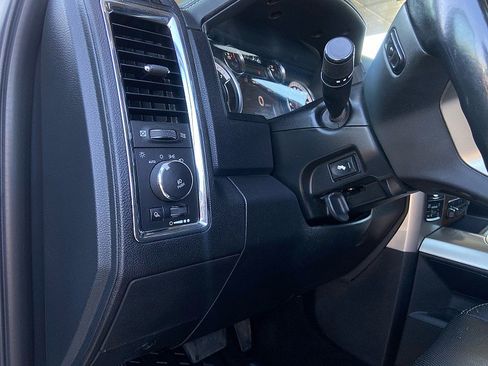 Used 2017 RAM 1500 Laramie image 22