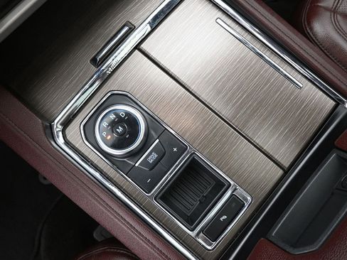 Used 2022 Ford Expedition Limited image 19