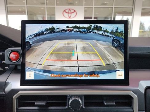 Certified 2025 Toyota Tacoma TRD Off-Road AWD/4WD image 15