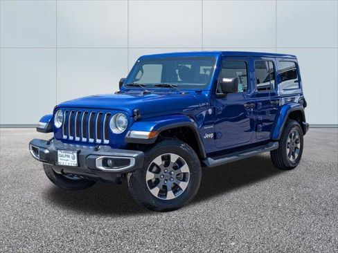 Used 2018 Jeep Wrangler Unlimited Sahara w/ Uconnect 4C Nav & Sound Group AWD/4WD image 1