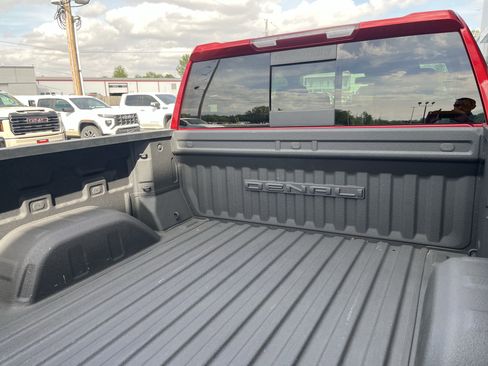 Used 2022 GMC Sierra 1500 Denali w/ Denali Premium Package image 14