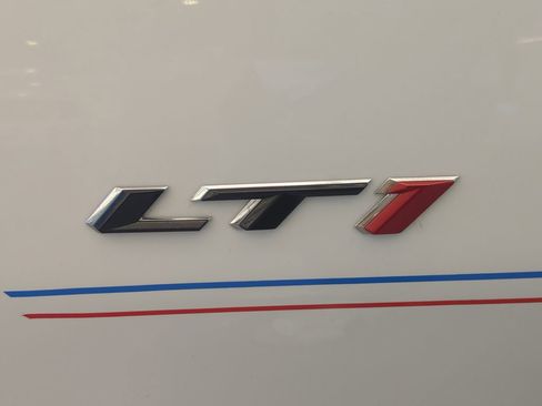 Used 2022 Chevrolet Camaro LT RWD image 15