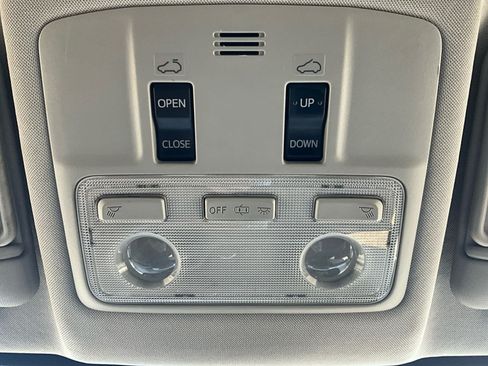 Used 2013 Toyota RAV4 Limited FWD image 19