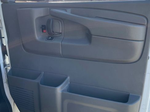 Used 2014 GMC Savana 2500 RWD image 15