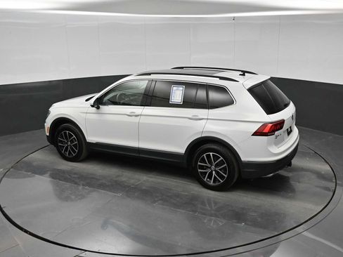 Used 2021 Volkswagen Tiguan SE w/ Panoramic Sunroof Package AWD/4WD image 25