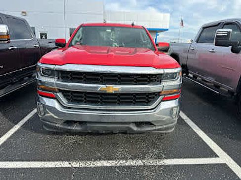 Used 2018 Chevrolet Silverado 1500 LT w/ All Star Edition image 2