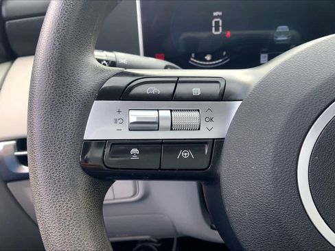 Used 2025 Hyundai Tucson SE FWD image 24