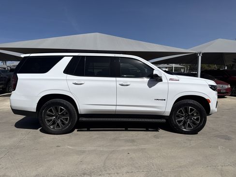 Used 2024 Chevrolet Tahoe Z71 w/ Luxury Package image 2