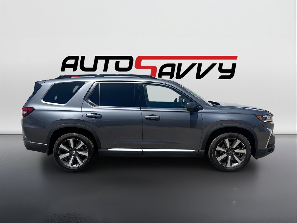 Used 2025 Honda Pilot Touring image 8