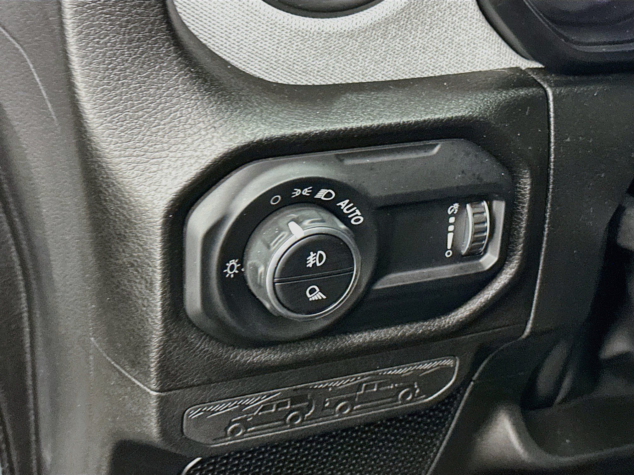 Used 2024 Jeep Gladiator Sport AWD/4WD image 17