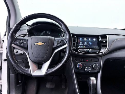 Used 2019 Chevrolet Trax LT w/ LT Convenience Package AWD/4WD image 3