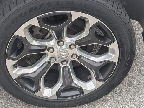 Used 2022 RAM 1500 Limited w/ Body-Colour Bumper Group image 17