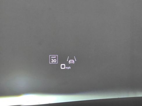 Used 2023 Audi Q8 Prestige w/ Prestige Package image 39