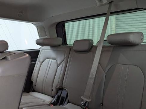 Used 2019 Ford Expedition Limited w/ Equipment Group 301A RWD image 17