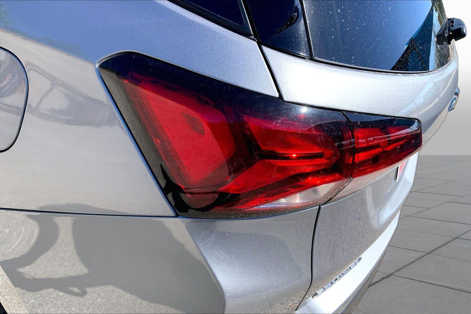 Used 2023 Chevrolet Equinox LT FWD image 29