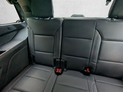 Used 2025 Chevrolet Tahoe LT AWD/4WD image 17
