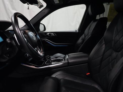 Certified 2023 BMW X5 xDrive45e image 3