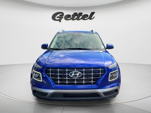 Certified 2025 Hyundai Venue Limited FWD image 2