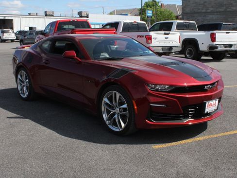 Used 2022 Chevrolet Camaro SS w/ Design Package 2 RWD image 3