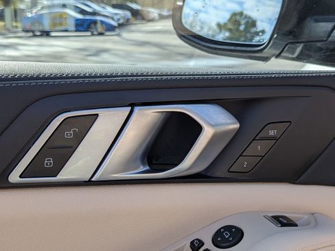 Used 2021 BMW X5 xDrive40i w/ Convenience Package image 13