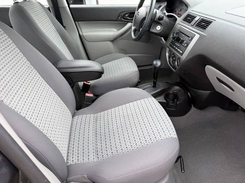 Used 2007 Ford Focus SE FWD image 23