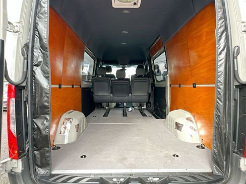 Used 2025 Mercedes-Benz Sprinter 2500 image 22