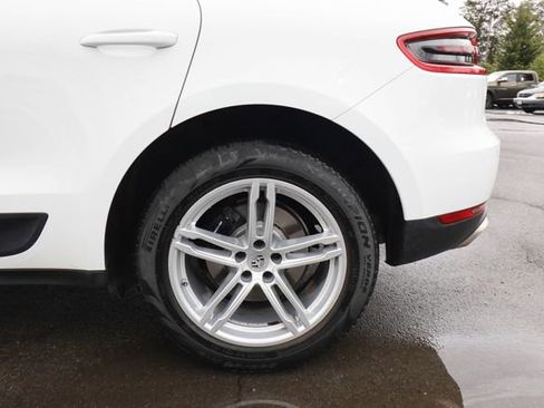 Used 2018 Porsche Macan AWD/4WD image 19