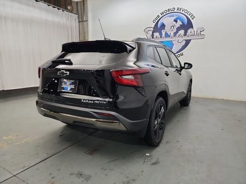 Used 2026 Chevrolet Trax ACTIV w/ Sunroof Package image 10