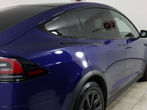 Used 2022 Tesla Model X image 44