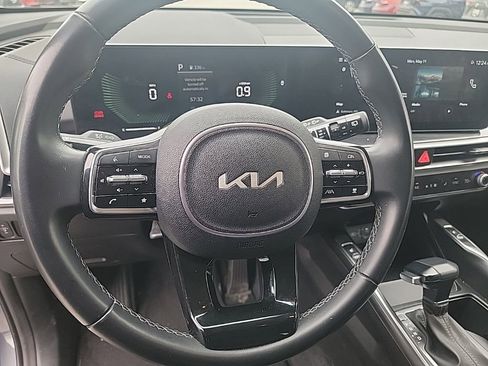 Used 2024 Kia Sorento S AWD/4WD image 8