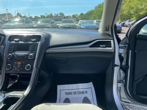 Used 2018 Ford Fusion S FWD image 27