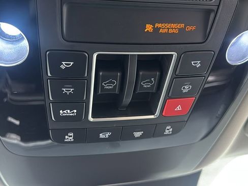 New 2026 Kia Carnival SX w/ SX Dark Edition Package FWD image 33