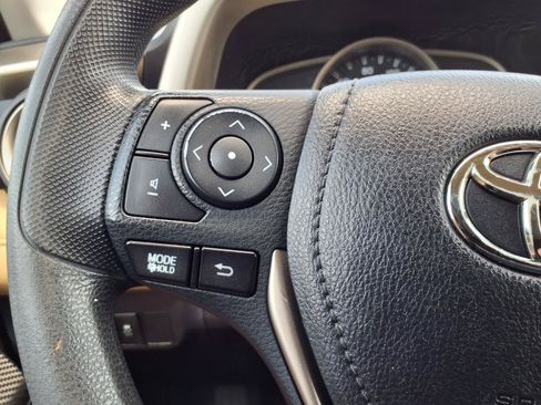 Used 2015 Toyota RAV4 XLE FWD image 19