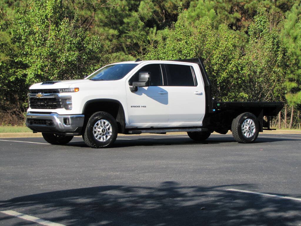 Used 2025 Chevrolet Silverado 2500 LT w/ Convenience Package AWD/4WD image 3