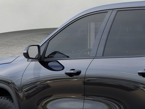 New 2026 Chevrolet Traverse Z71 w/ Driver Confidence Package image 12