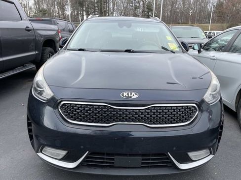 Used 2017 Kia Niro Touring w/ Advanced Technology Package image 6