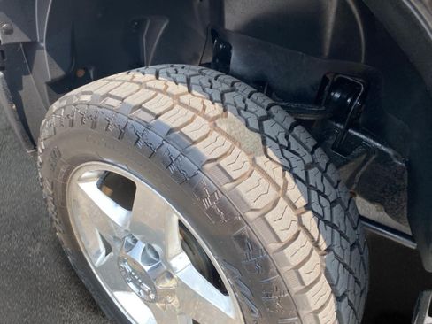 Used 2014 GMC Sierra 2500 Denali w/ Suspension Package, Off-Road AWD/4WD image 14