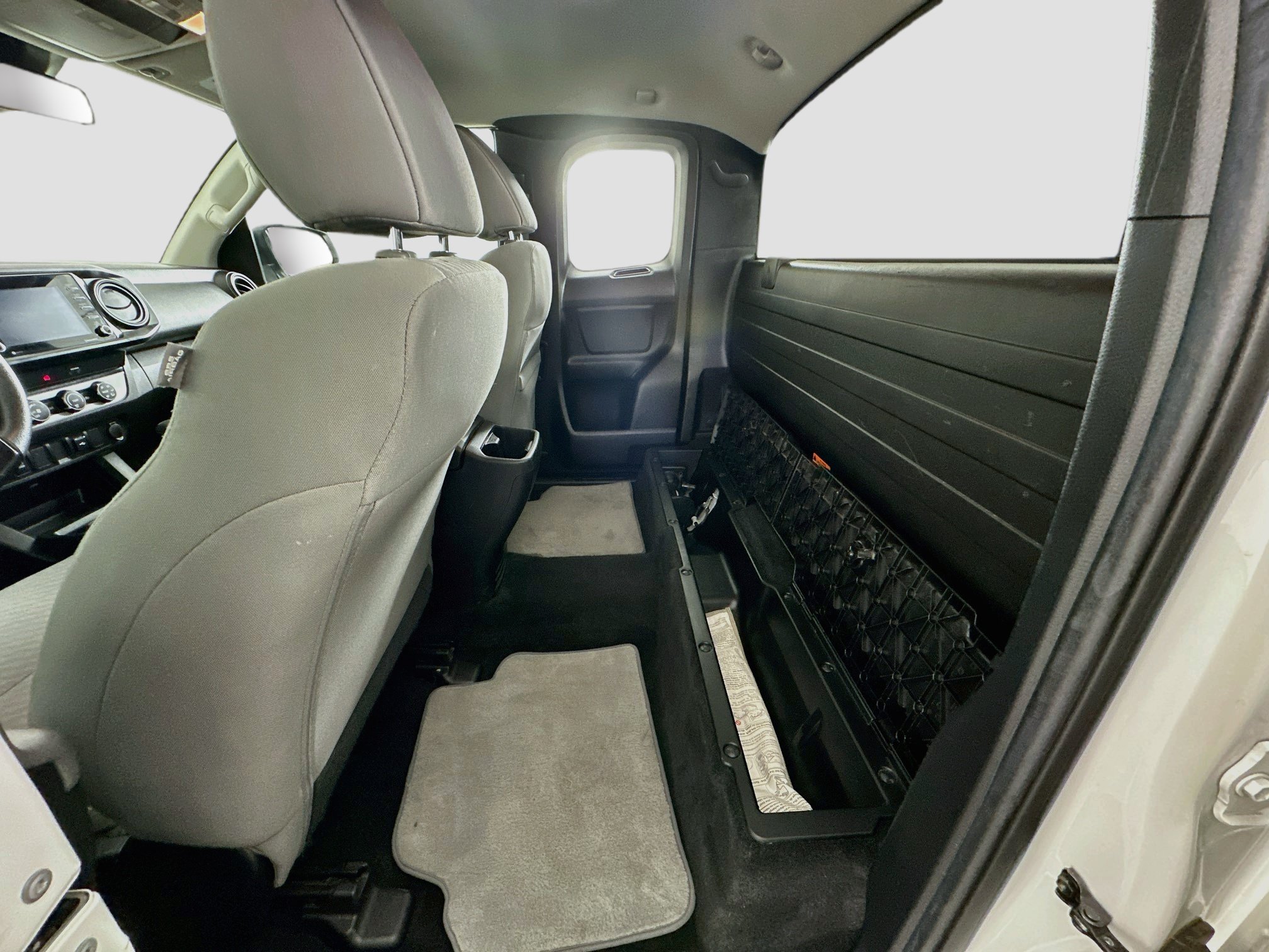 Used 2022 Toyota Tacoma SR AWD/4WD image 25