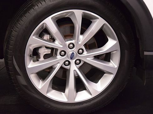 Used 2023 Ford Explorer Platinum w/ Technology Package image 10