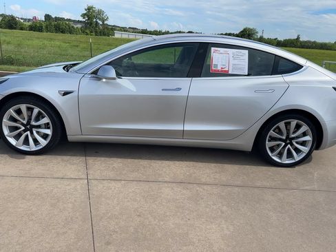 Used 2018 Tesla Model 3 Long Range RWD image 6