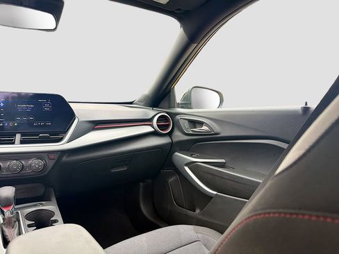 Used 2024 Chevrolet Trax RS w/ Driver Confidence Package FWD image 20