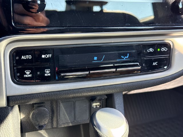 Used 2019 Toyota Corolla LE FWD image 29