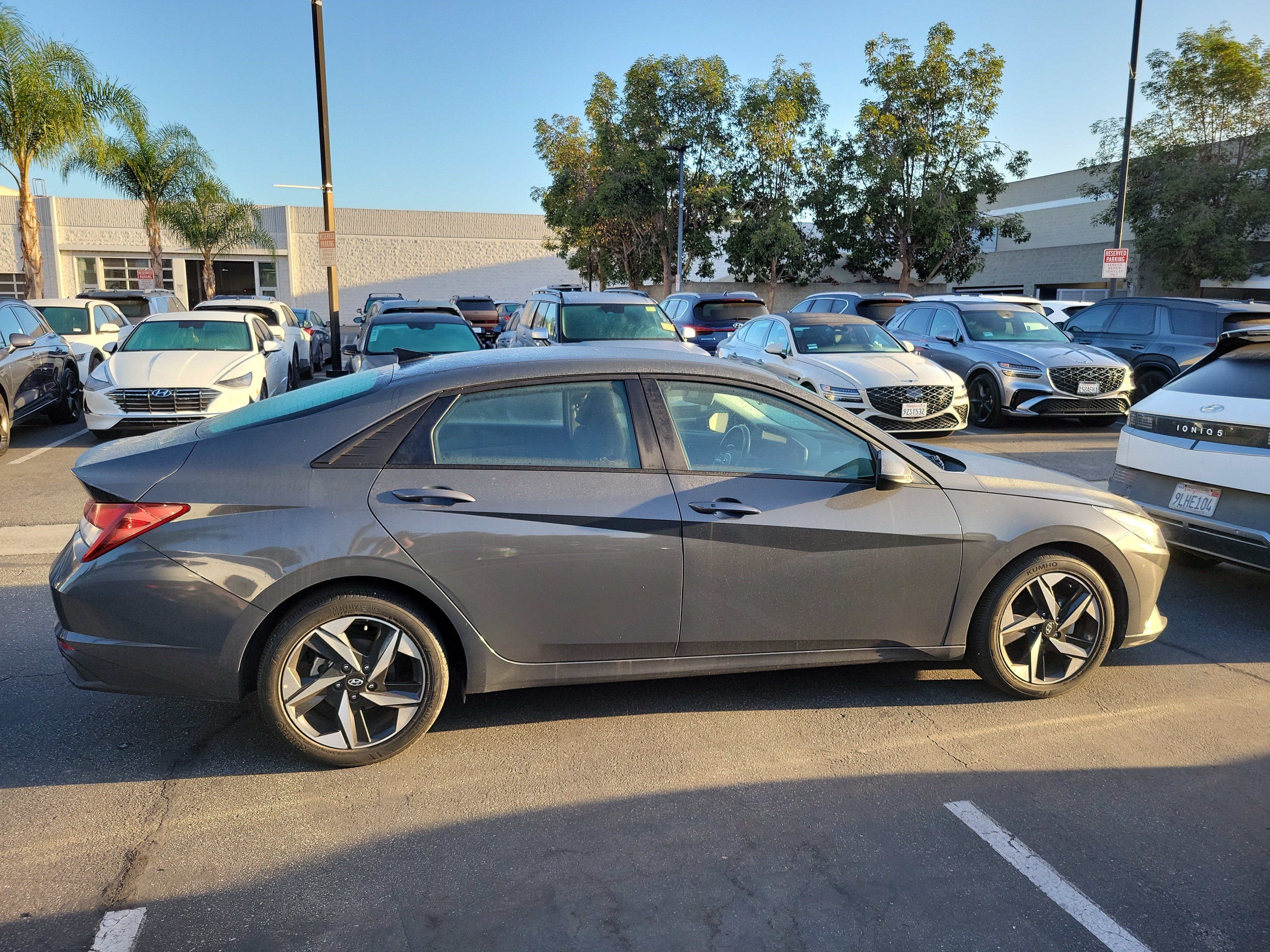 Used 2023 Hyundai Elantra SEL w/ Convenience Package FWD image 5