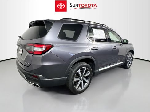 Used 2023 Honda Pilot Elite image 4