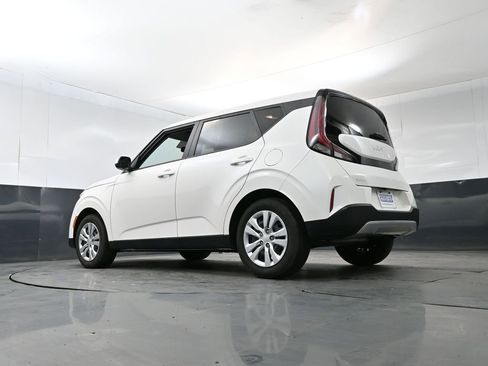 Used 2023 Kia Soul LX FWD image 21